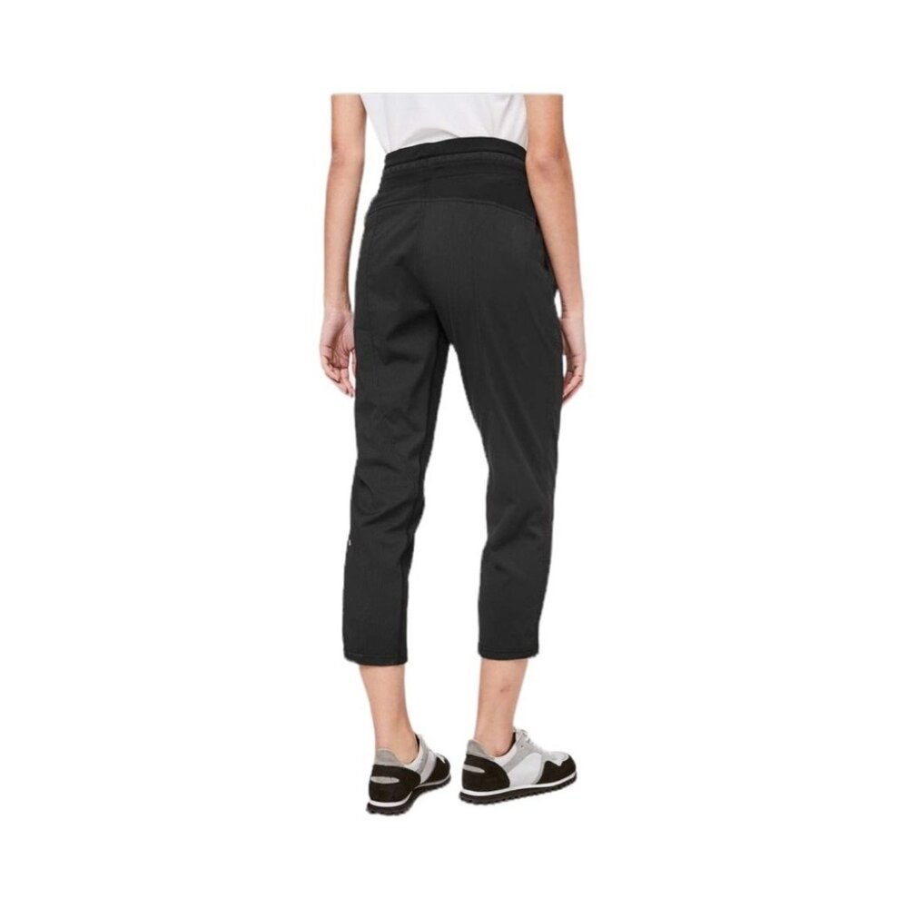 Lululemon Black Dance studio Capri Pants Size 6